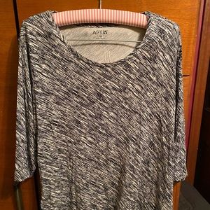 Black and White Top, Size PXL